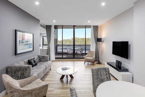 Meriton Suites Church Street, Parramatta - Coogee Beach Accommodation 11