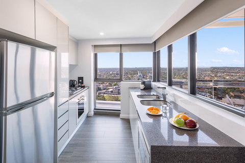 Meriton Suites Church Street, Parramatta - Coogee Beach Accommodation 12