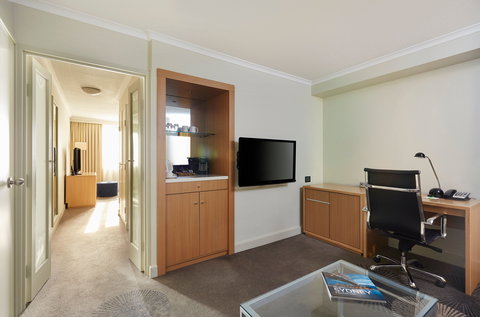 Holiday Inn Parramatta - Coogee Beach Accommodation 15