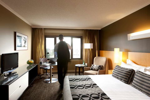 PARKROYAL Parramatta - Coogee Beach Accommodation 5