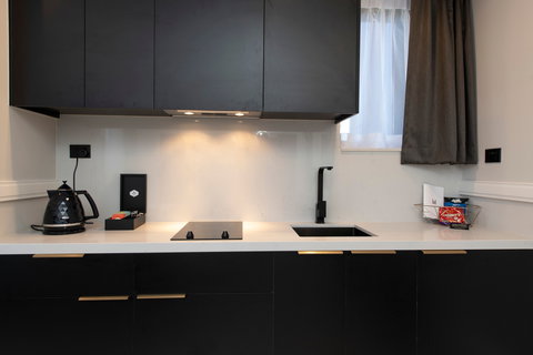 Holiday Inn Stes Parramatta Mar - Coogee Beach Accommodation 7