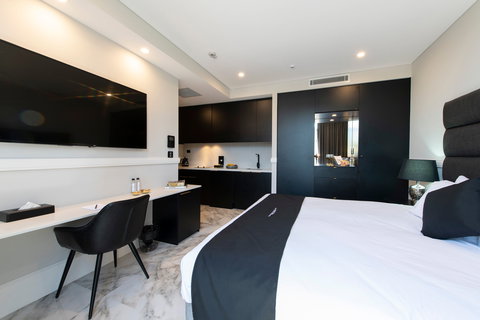Holiday Inn Stes Parramatta Mar - Coogee Beach Accommodation 10