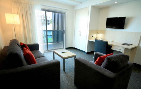 Jephson Hotel - Coogee Beach Accommodation 3