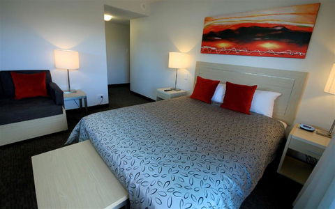 Jephson Hotel - Coogee Beach Accommodation 6