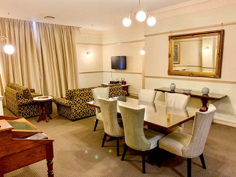 Royal Albert Hotel - Coogee Beach Accommodation 5