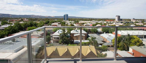 Hume Serviced Apartments - Coogee Beach Accommodation 3