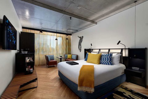 QT Melbourne - Coogee Beach Accommodation 4