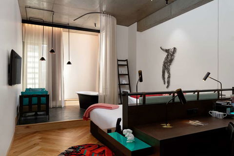 QT Melbourne - Coogee Beach Accommodation 7
