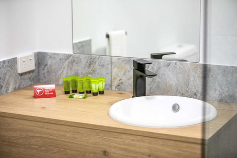 Nightcap at Exeter Hotel - Coogee Beach Accommodation 3