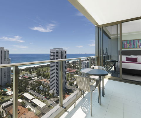 Avani Broadbeach Residences - Coogee Beach Accommodation 4