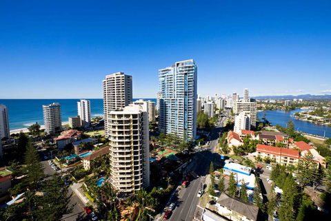Wyndham Surfers Paradise Resort - Coogee Beach Accommodation 0
