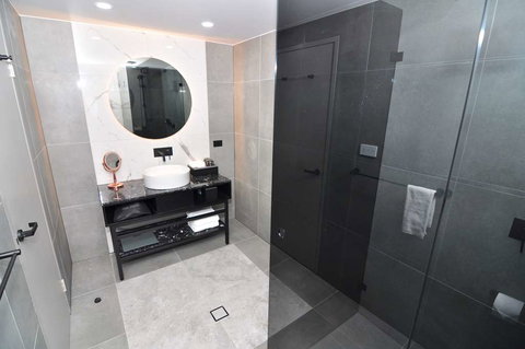 Deco Hotel - Coogee Beach Accommodation 2