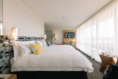 QT Canberra - Coogee Beach Accommodation 6