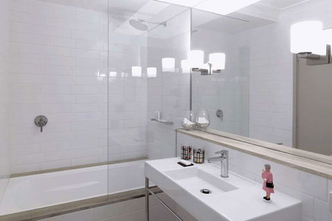 QT Canberra - Coogee Beach Accommodation 17