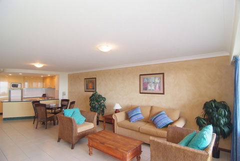 At Waters Edge Resort - Coogee Beach Accommodation 5