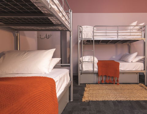 United Backpackers - Coogee Beach Accommodation 5