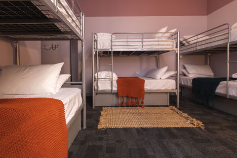 United Backpackers - Coogee Beach Accommodation 6