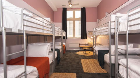 United Backpackers - Coogee Beach Accommodation 10