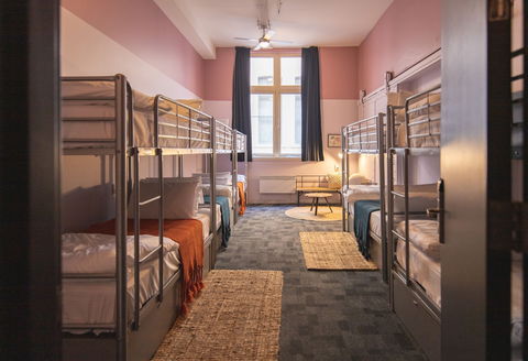 United Backpackers - Coogee Beach Accommodation 11