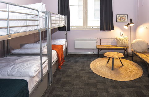 United Backpackers - Coogee Beach Accommodation 12