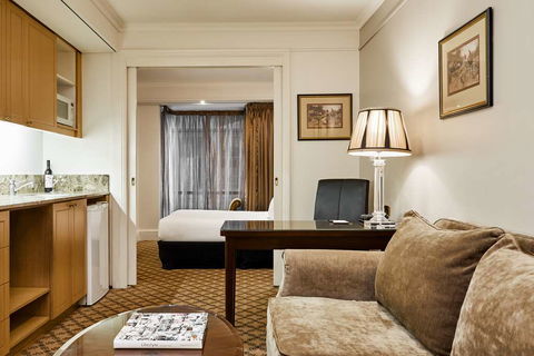 Stamford Plaza Melbourne - Coogee Beach Accommodation 13
