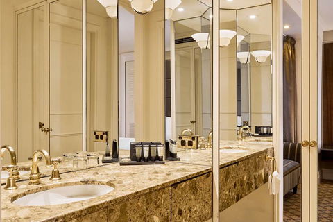 Stamford Plaza Melbourne - Coogee Beach Accommodation 7