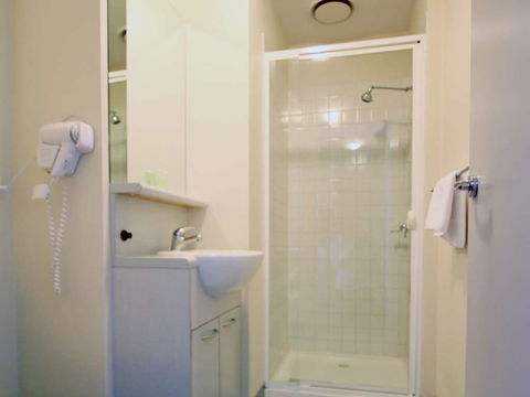 Arrow On Swanston - Coogee Beach Accommodation 5