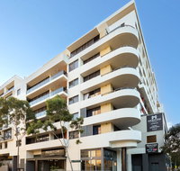 Meriton Suites Waterloo - Coogee Beach Accommodation
