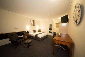 Emerald Maraboon Motor Inn - Coogee Beach Accommodation 7