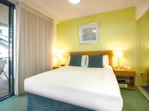 Oaks Calypso Plaza Resort - Coogee Beach Accommodation 2