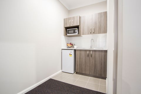 Harvest Lodge Motel - Coogee Beach Accommodation 2