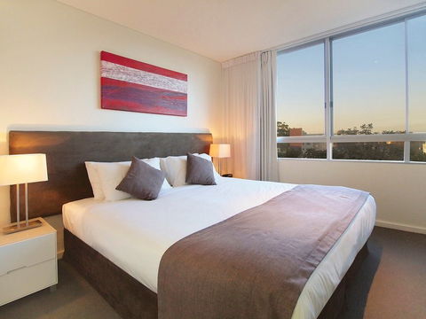 Oaks Lure - Coogee Beach Accommodation 1