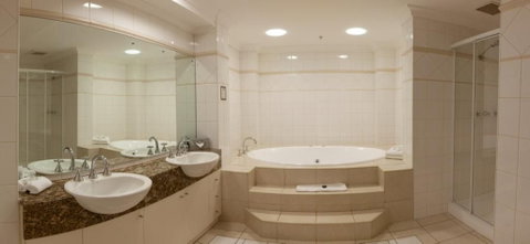 Quality Apartments Adelaide Central - Coogee Beach Accommodation 2