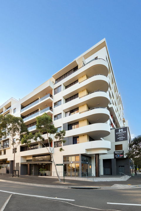 Meriton Suites Waterloo - Coogee Beach Accommodation 0