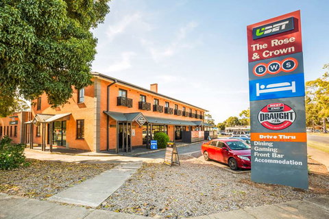 Nightcap Rose & Crown Hotel - Coogee Beach Accommodation 0