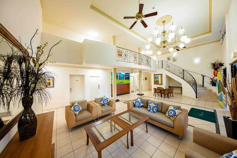 Cairns Queenscourt - Coogee Beach Accommodation 1