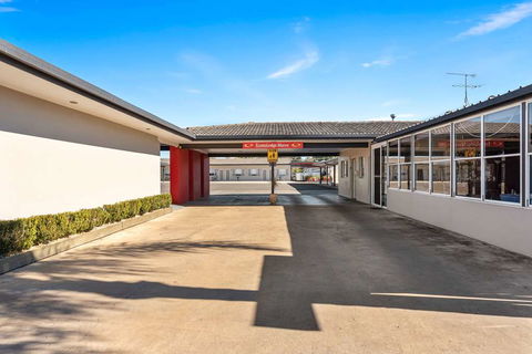 Econo Lodge Moree Spa Motor Inn - Coogee Beach Accommodation 2