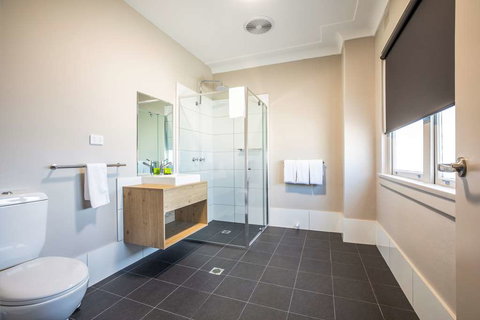 Nightcap at Ocean Beach Hotel - Coogee Beach Accommodation 2