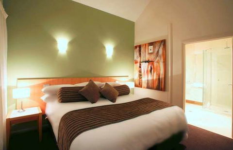 York Cove - Coogee Beach Accommodation 2