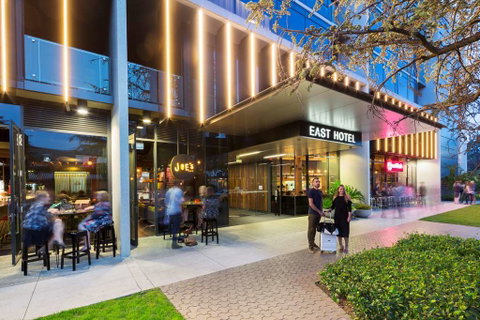 East Hotel - Coogee Beach Accommodation 1