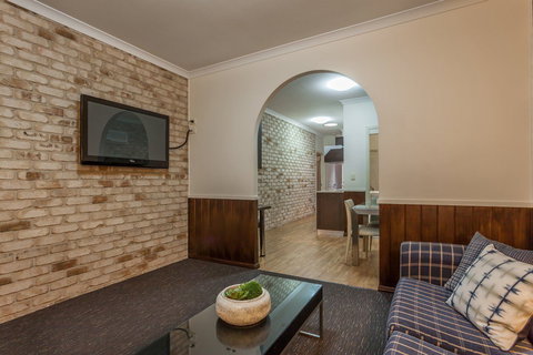 Highlander Motor Inn - Coogee Beach Accommodation 1