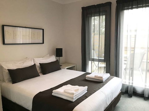 DressCircle Apts - Archer St - Coogee Beach Accommodation 1