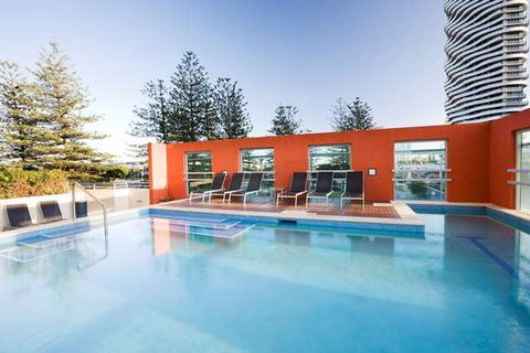 Mantra Broadbeach On The Park - Coogee Beach Accommodation 2