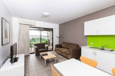 Majestic Oasis Apartments - Coogee Beach Accommodation 2