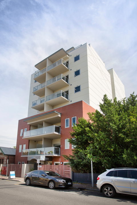 Hume Serviced Apartments - Coogee Beach Accommodation 2