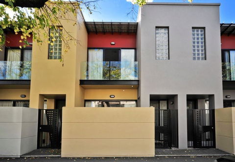 RNR Apartments, Adelaide - Coogee Beach Accommodation 0