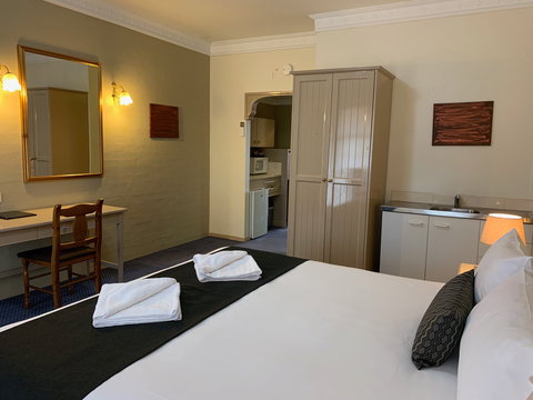 Heritage Motor Inn Goulburn - Coogee Beach Accommodation 2
