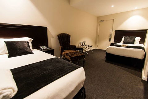 International Hotel Wagga Wagga - Coogee Beach Accommodation 1