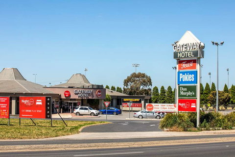 Nightcap at Gateway Hotel - Coogee Beach Accommodation 1