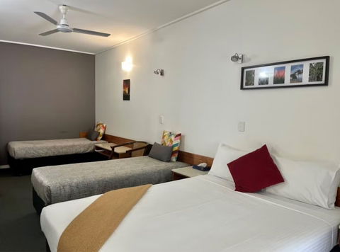 Ayr Traveller's Motel - Coogee Beach Accommodation 12